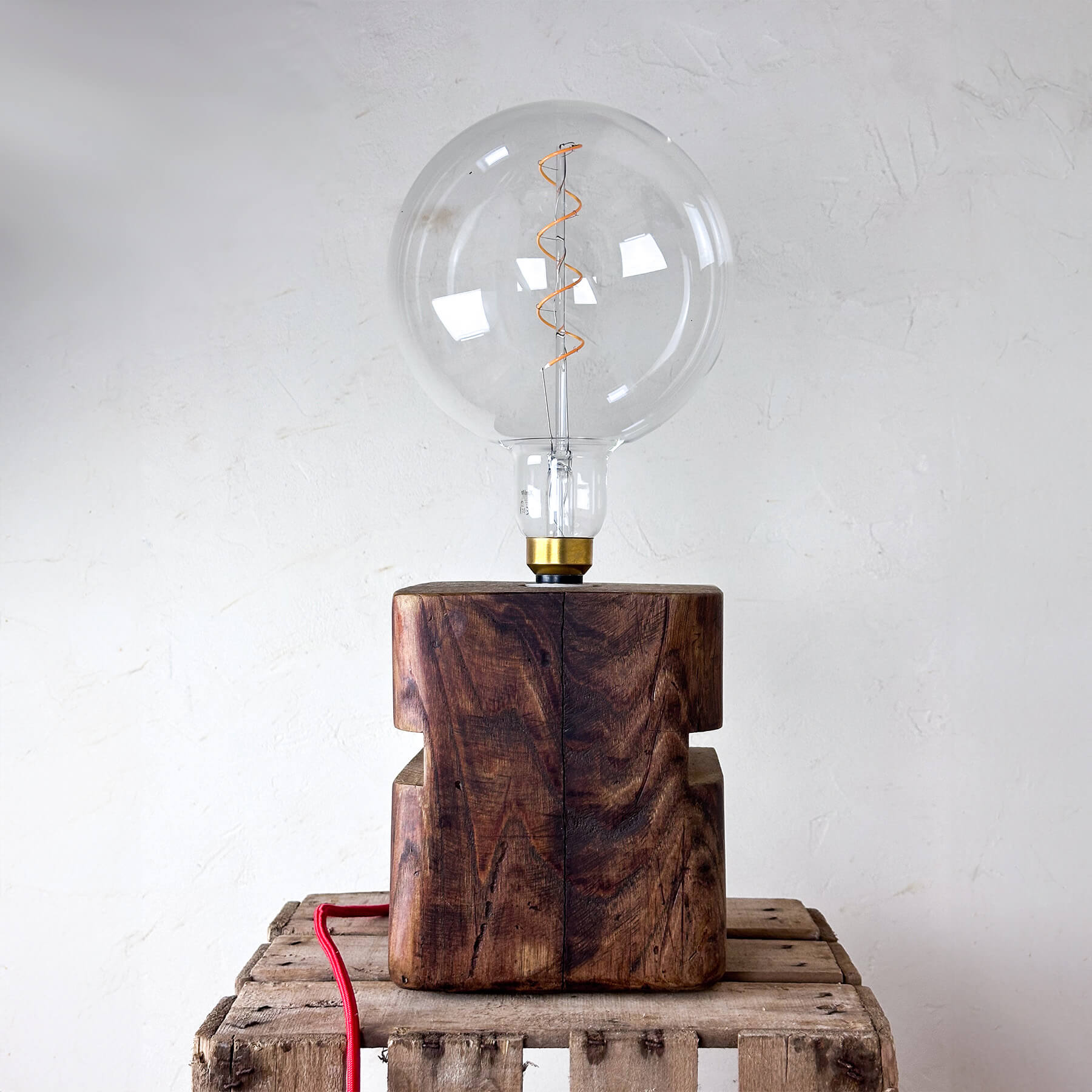 LUMINAIRE - Atelier Desibel, lampe cube bois