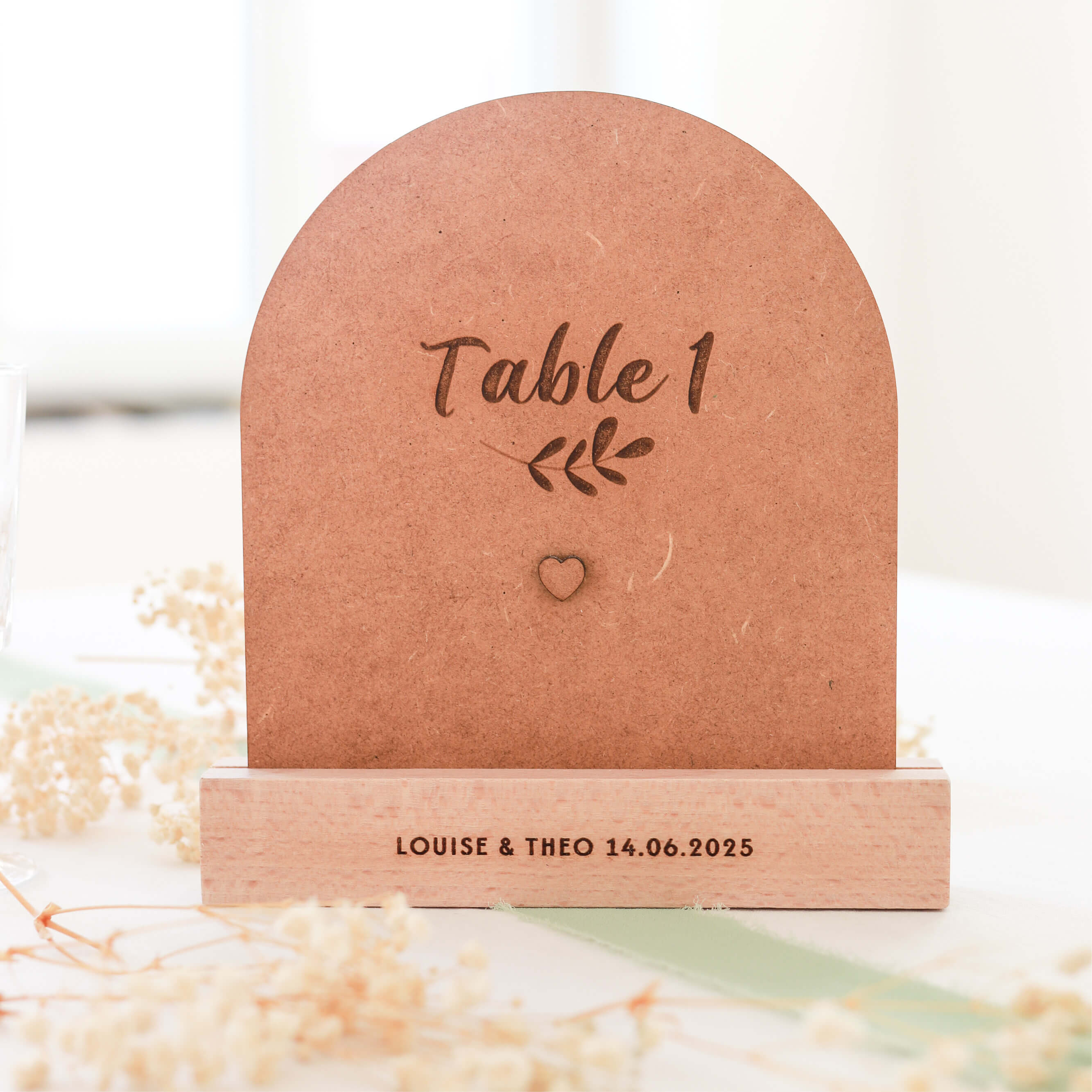 Numéros de table personnalisés en bois