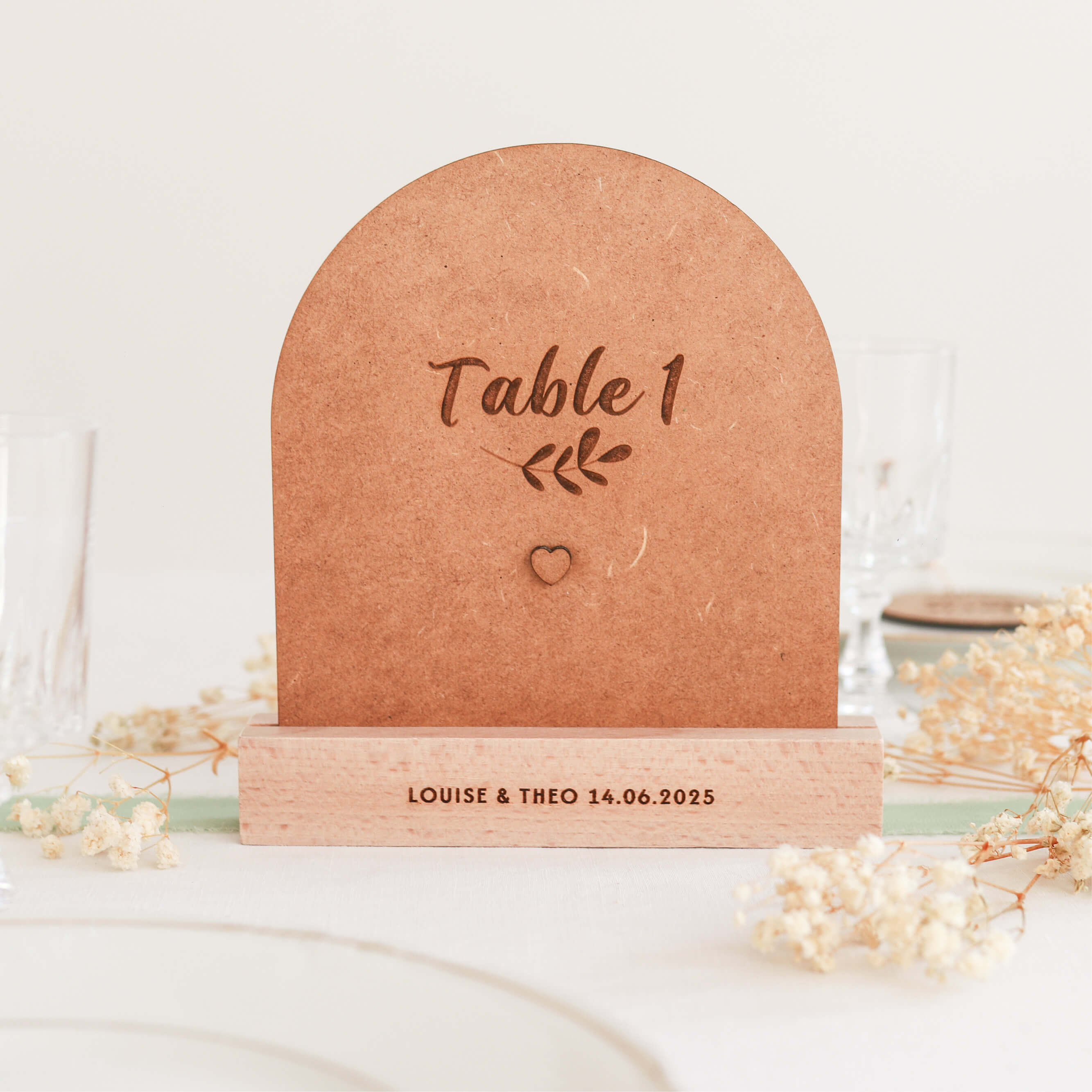 Numéros de table personnalisés en bois